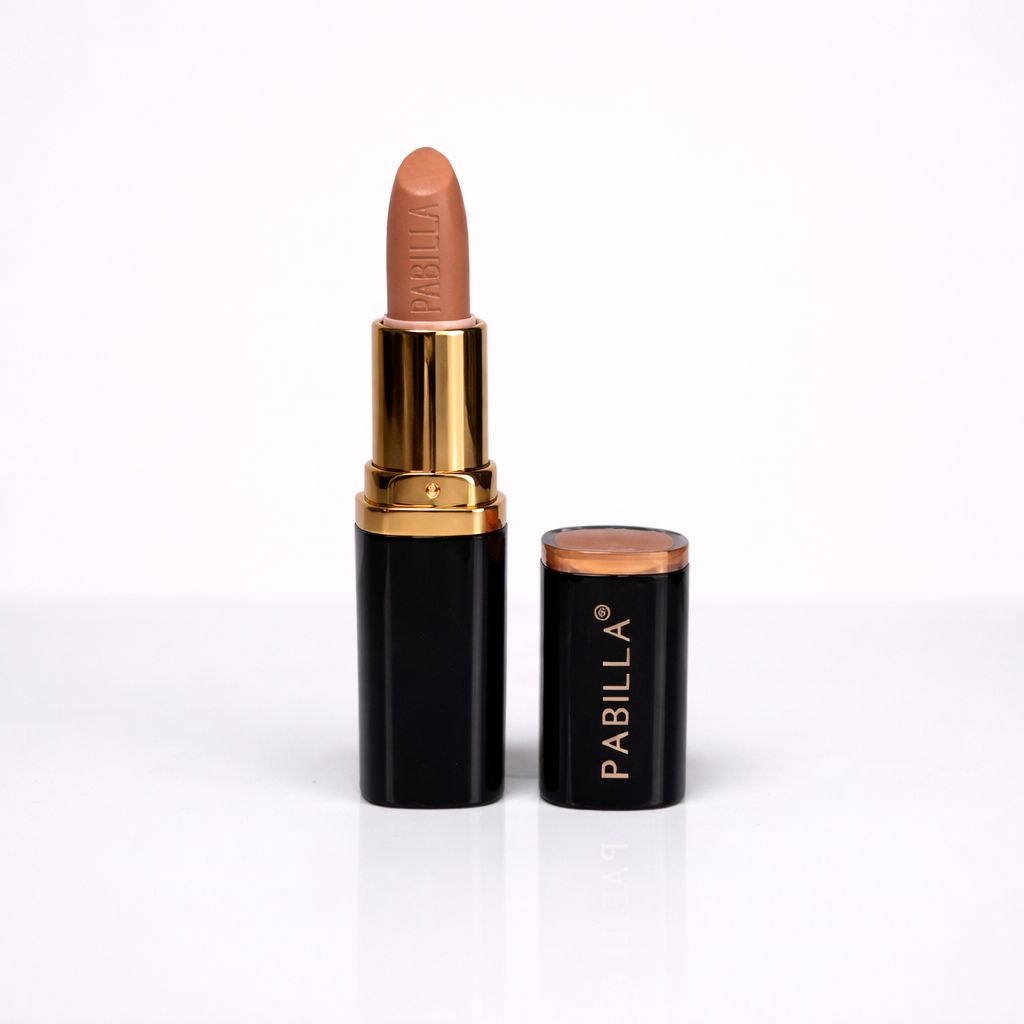 Pabilla Matte Lipstick application